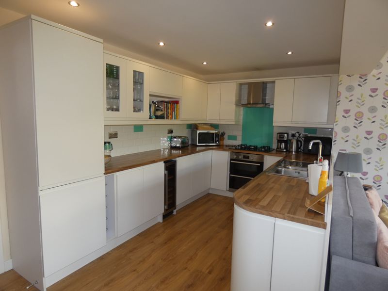 Kitchen- click for photo gallery